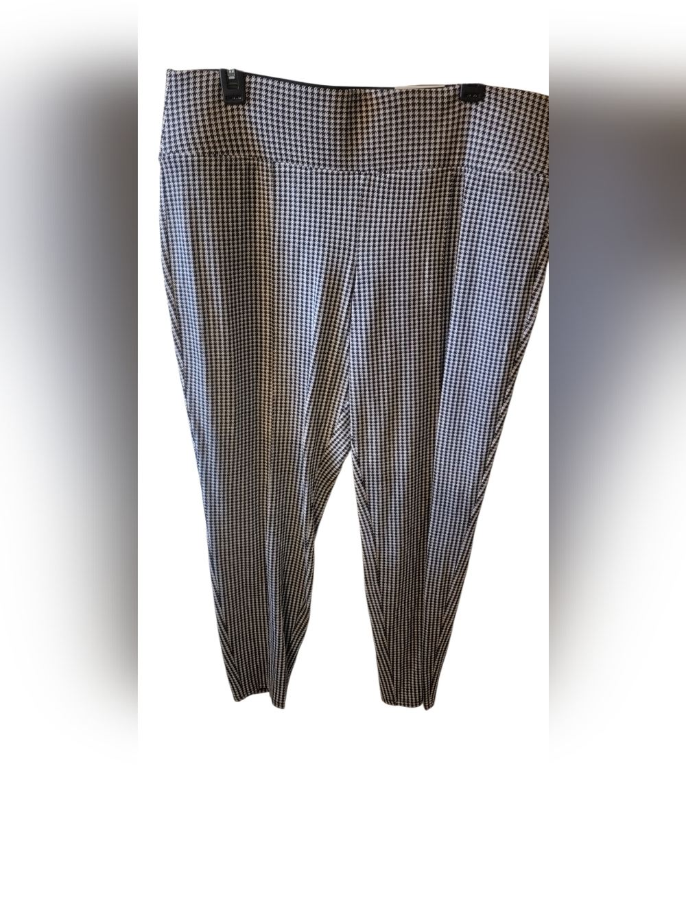 NWT! Nine West Black, Beige and White Houndstooth Ponte Trousers